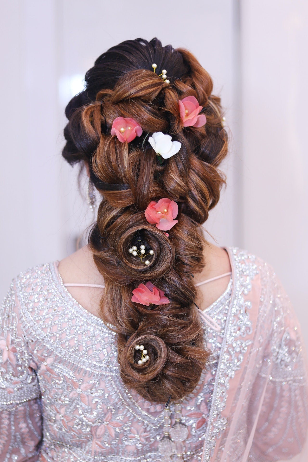 A woman with flower on her hair that represents sustainability